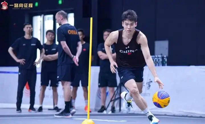 广厦男篮发布备战花絮，转会期临场应变，意大利杯任务艰巨，更衣室氛围转暖的简单介绍