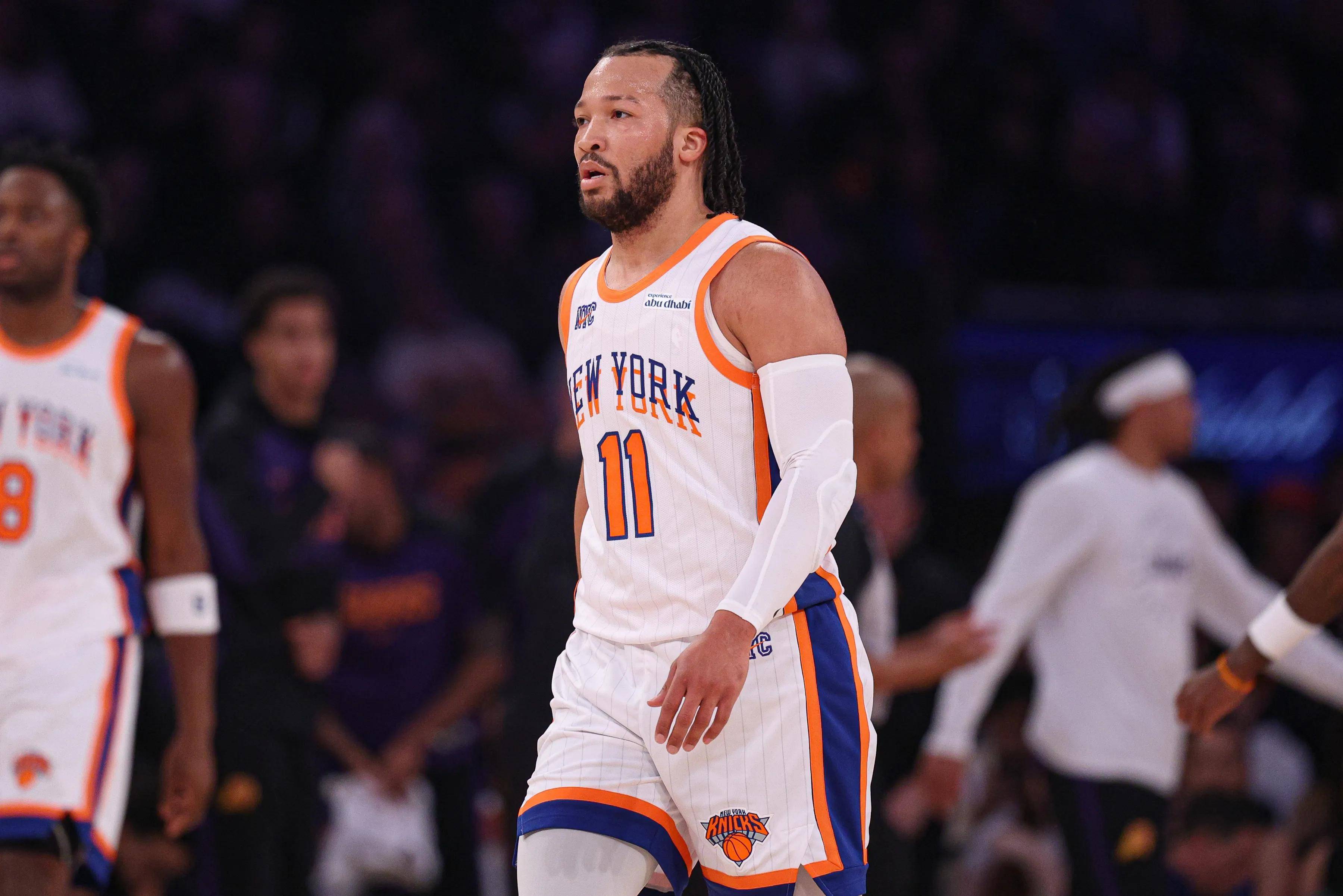 爱游戏官方网站登录里程碑夜里昂复出首秀；NBA常规赛国际比赛日刷纪录；引发热议；临场指挥获称赞的简单介绍