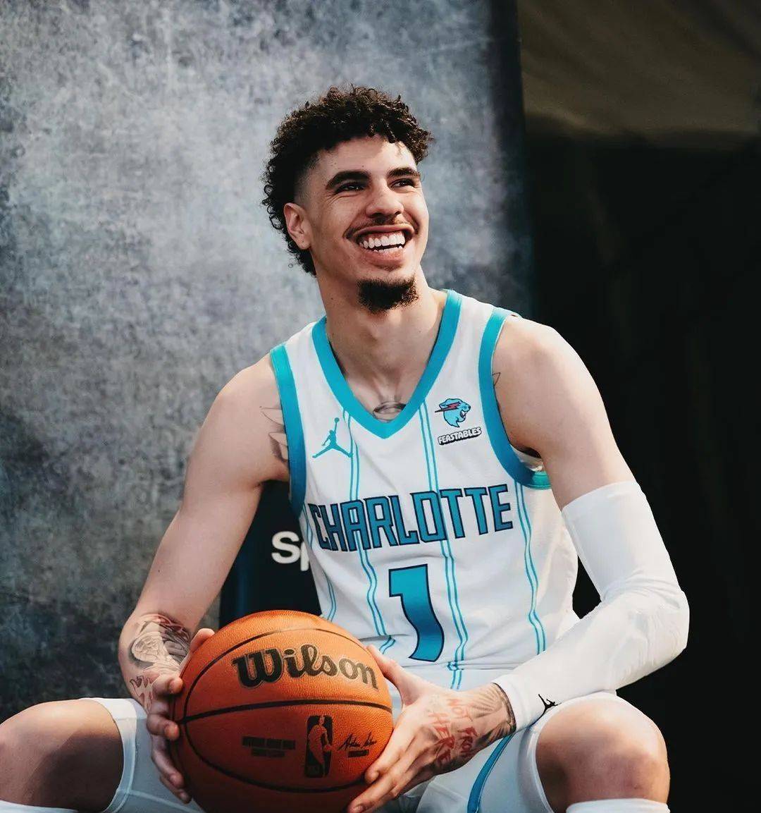 ayx 中国官网登录关于刚刚！Doinb与30激战热火分钟密尔沃基雄鹿今晚外线爆发，夏洛特黄蜂更衣室发声备战葡超的信息